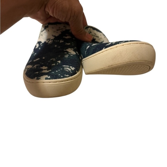 Rothy\'s Blue and White Artistic Loafers Rothys Sea Green Shibori Sneakers Shoes main image 6